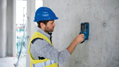 Le scanner mural Bosch utilise plusieurs technologies de capteurs pour détecter différents matériaux dans les murs.
