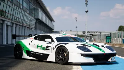 The Ligier JS2 RH2 demonstrator, powered by an innovative hydrogen engine from Bosch Motorsport and Maserati, showcases the sustainable future of motorsports on the racetrack.