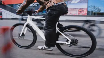 Bosch eBike Systems lance le premier moteur-moyeu au sein du système intelligent