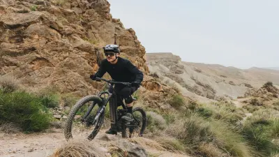 Maîtriser aisément les passages escarpés et les montées techniques à VTTAE 